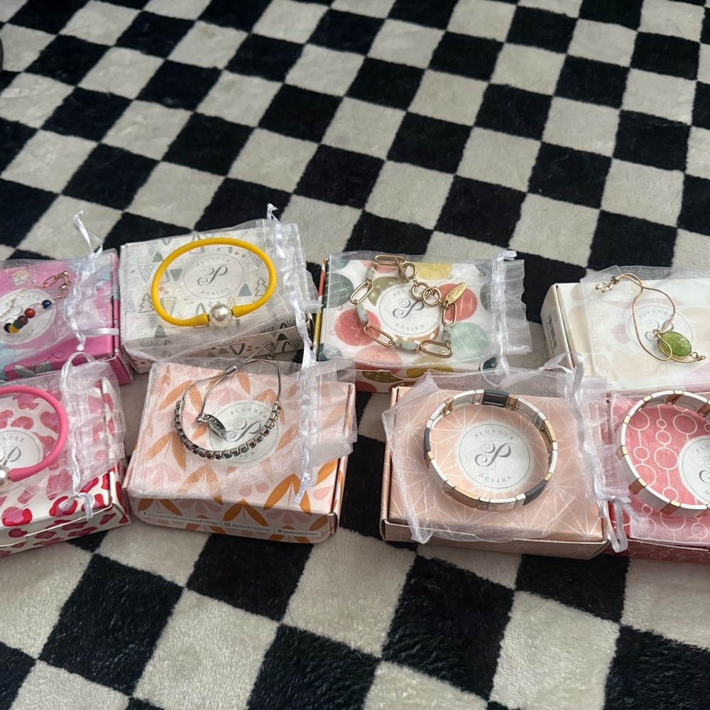 Plunder bracelet lot